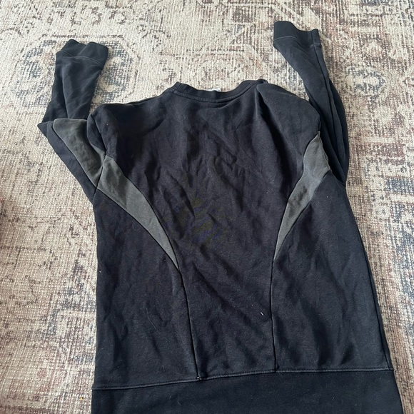 Woman’s Medium Nike Air crewneck sweater - Picture 3 of 3